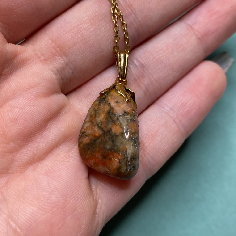 💛 Gold Plated Chain with Stone Pendant - Picture 4 of 4
